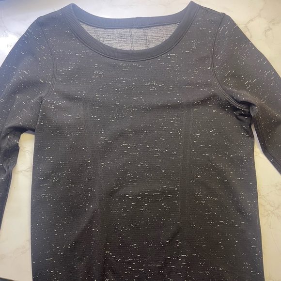 long sleeve lululemon swiftly tech SIZE 4 **racelength - Picture 1 of 3